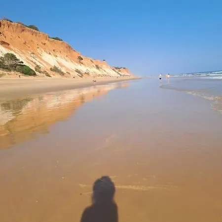 Da Falésia, O Estúdio Da Aldeia Acoteias