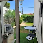 Da Falésia, O Estúdio Da Aldeia Acoteias