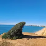 Da Falesia, O Estudio Da Aldeia Acoteias Daire