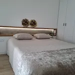 Daire Da Falesia, O Estudio Da Aldeia Acoteias *