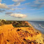 Da Falesia, O Estudio Da Aldeia Acoteias *