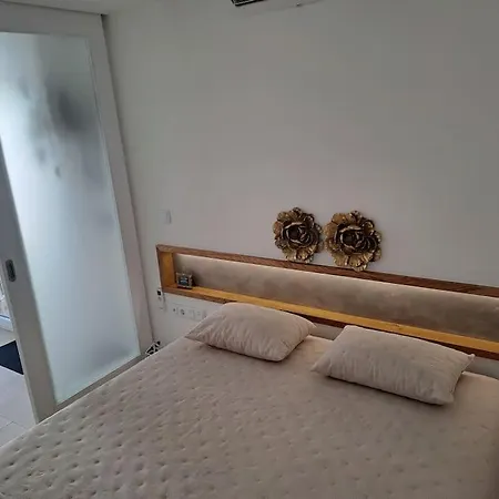 Da Falesia, O Estudio Da Aldeia Acoteias البوفيرا